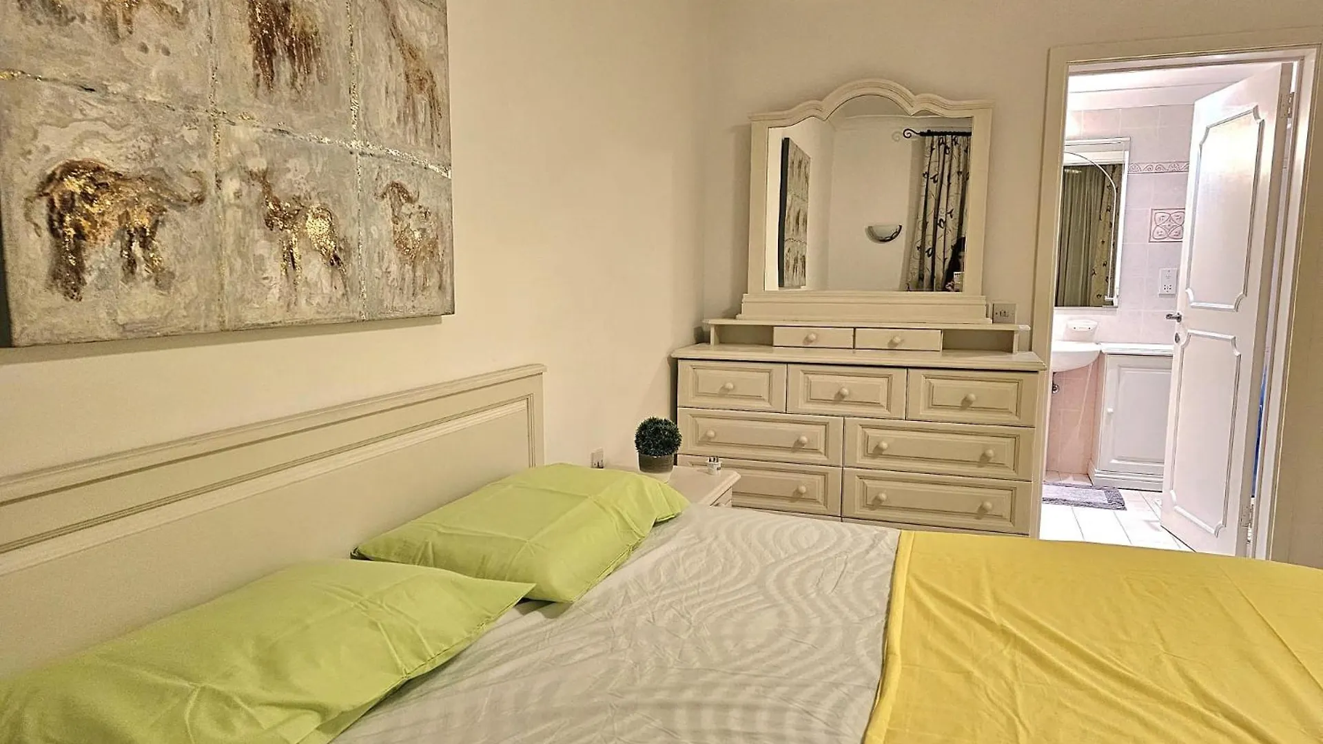 Luxury Apartment Near Hilton Resort Saint Julian's 0*,  马耳他