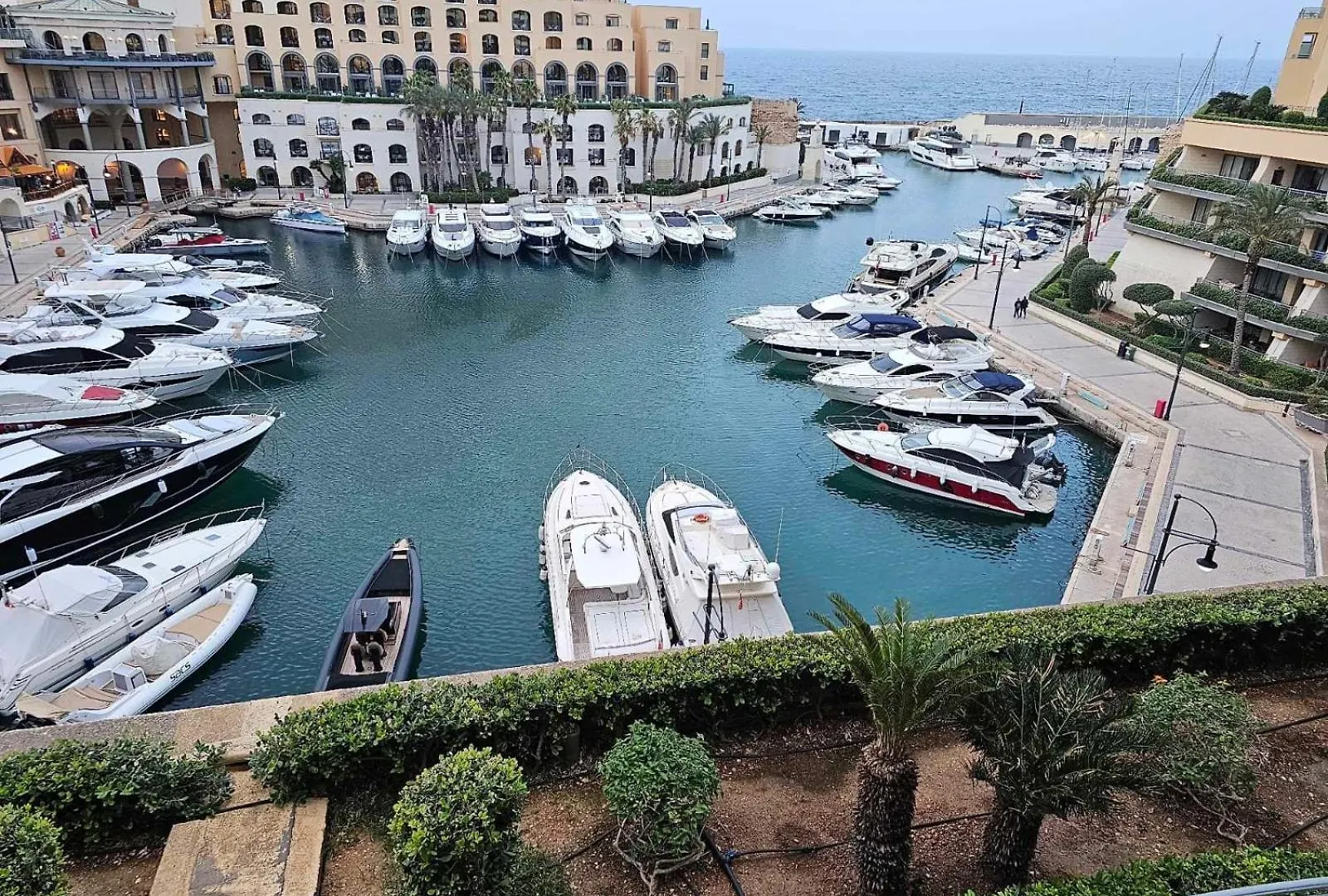 Luxury Apartment Near Hilton Resort Saint Julian's